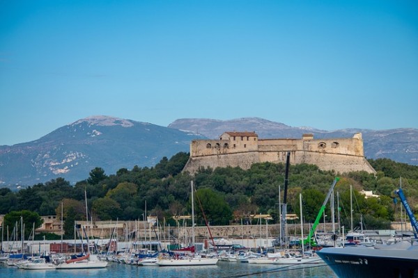 Mitsegeltörnsan der Côte d’Azur ab Antibes von Meridian-Yachting